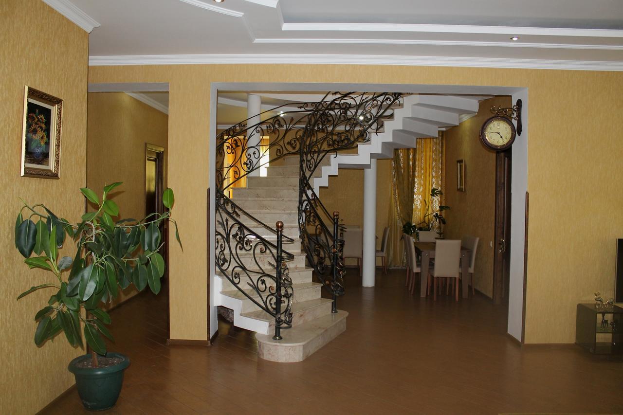 Green Guest House Kutaisi Exterior photo